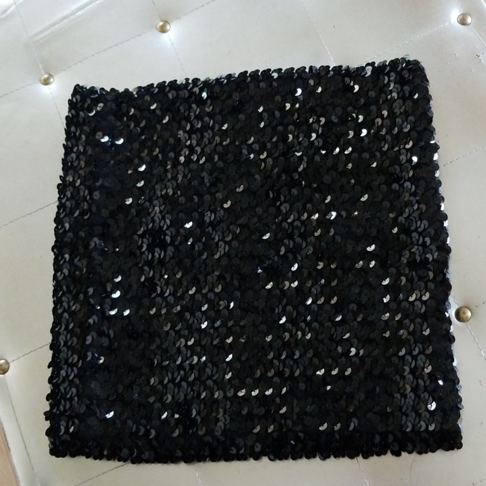 Sequenced Strapless Crop Top